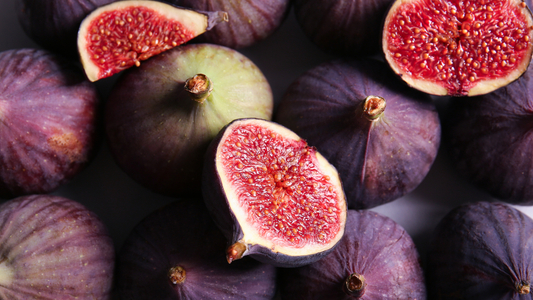 Parfums à la figue : l’accord méditerranéen entre fruit, feuilles et bois